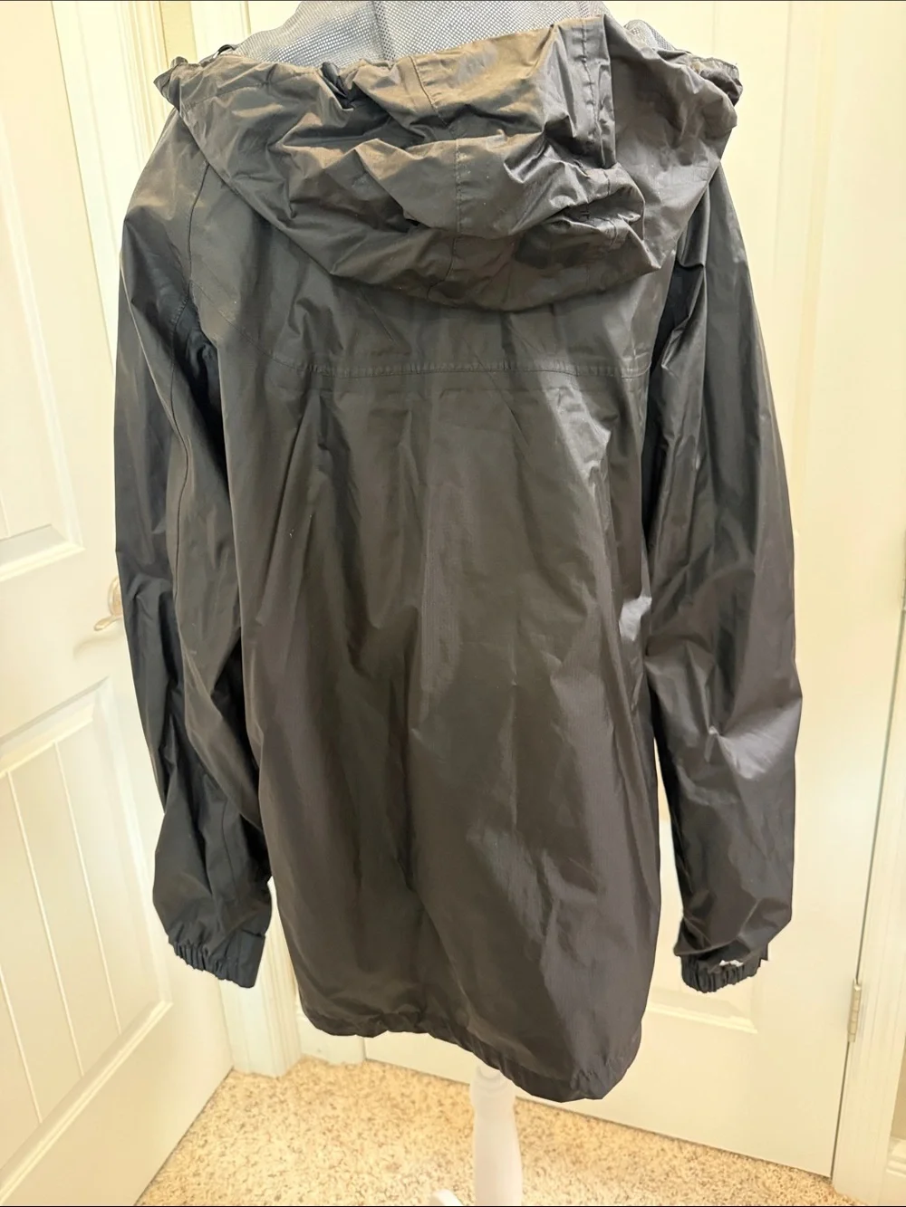 Koppen Black Hooded Rain Jacket